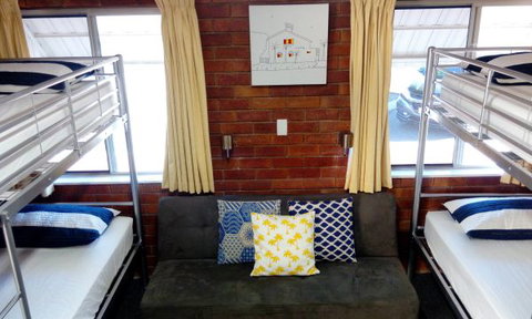 Sail Inn - Yeppoon - Tourism Caloundra 7