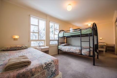 Schuss Lodge Mt Buller - Tourism Caloundra 6