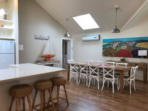 The Caledonian Inn - Tourism Caloundra 2