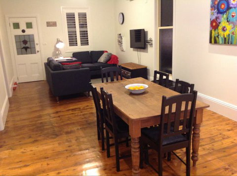 Thelma's Temora - Tourism Caloundra 2