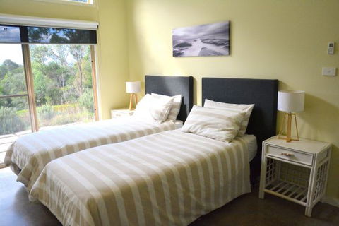 Tilba Coastal Retreat - Tourism Caloundra 4