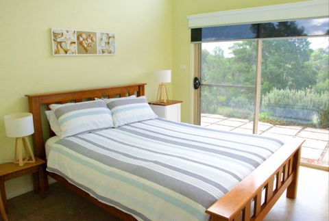 Tilba Coastal Retreat - Tourism Caloundra 5