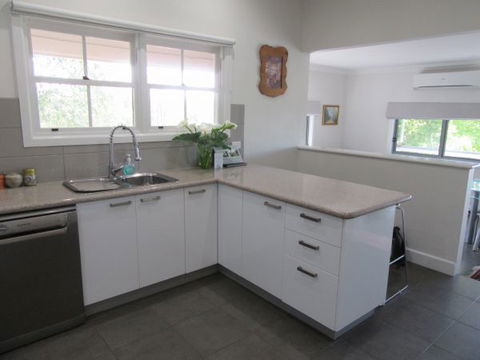 Valley View Cottage - Tourism Caloundra 1