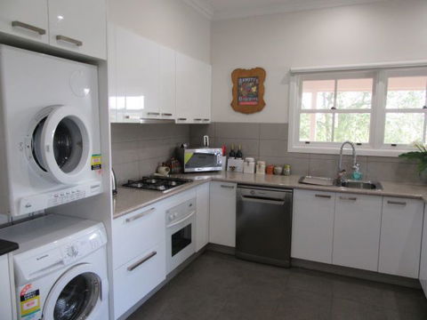 Valley View Cottage - Tourism Caloundra 2