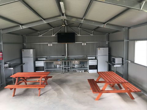 Waikerie Holiday Park - Tourism Caloundra 2