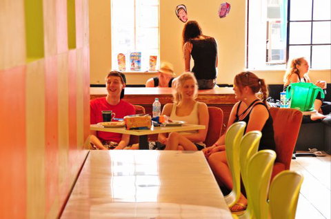 Westend Backpackers - Tourism Caloundra 3