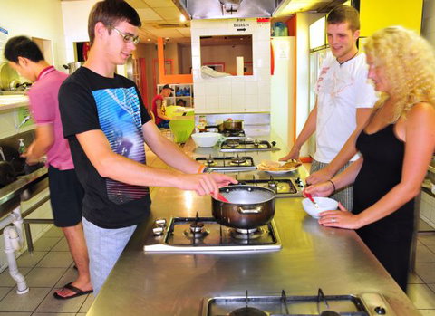 Westend Backpackers - Tourism Caloundra 5