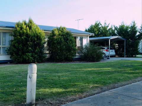 Woodbyne Resort - Tourism Caloundra 0