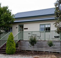 Wood Duck Cottages - Tourism Caloundra