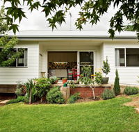 Young Garden Retreat - Tourism Caloundra