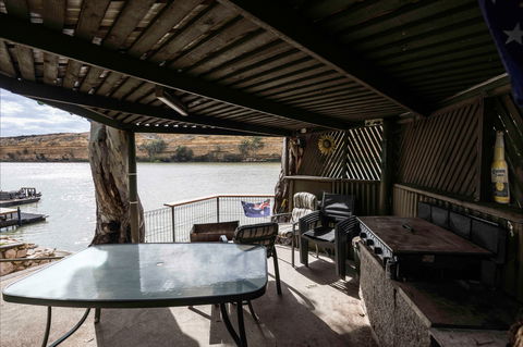 192 Page Drive Blanchetown -River Shack Rentals - Tourism Caloundra 2