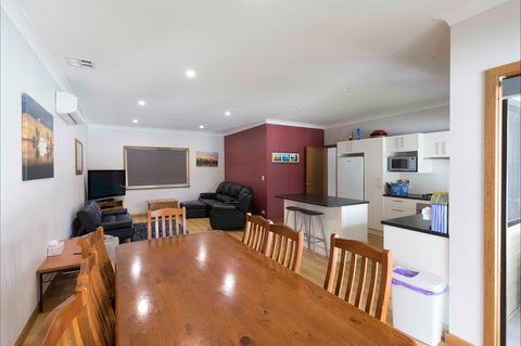 192 Page Drive Blanchetown -River Shack Rentals - Tourism Caloundra 4
