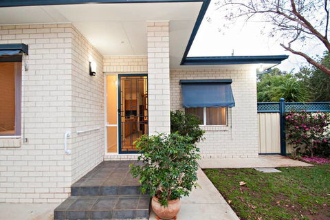 Rosies Cottage - Tourism Caloundra 2