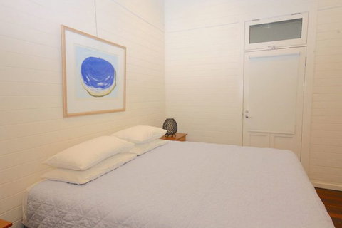 Cavvanbah Seaside Cottage - Tourism Caloundra 10