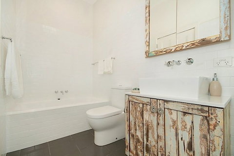 Cavvanbah Seaside Cottage - Tourism Caloundra 5