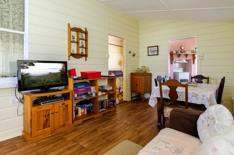 Albion Cottage - Tourism Caloundra 9