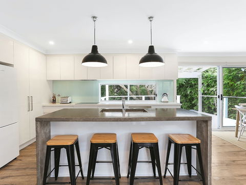 Amalfi Beach House - Tourism Caloundra 1