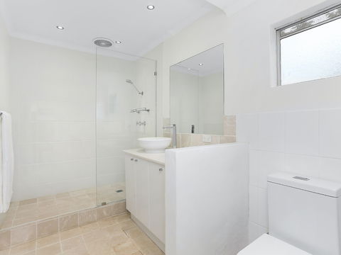 Amalfi Beach House - Tourism Caloundra 4
