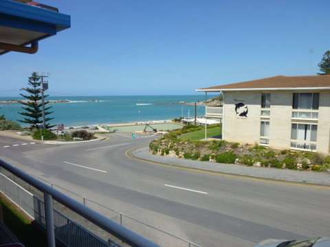 Breakwater 2 - Tourism Caloundra 0