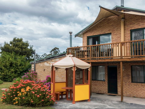 Burilda Waters - Tourism Caloundra 0