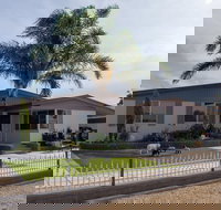 Chrissie's Palace - Tourism Caloundra