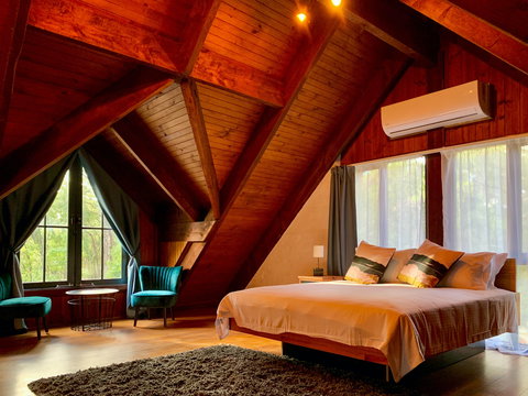 Emerald Star Cottages - Tourism Caloundra 1