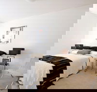Executive Furnished Apartment Crows Nest - Tourism Caloundra