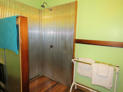 Fig Tree Retro Studio - Tourism Caloundra 9