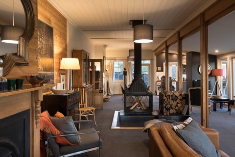 Frenchman's River - The Helmsman's House - Tourism Caloundra 2