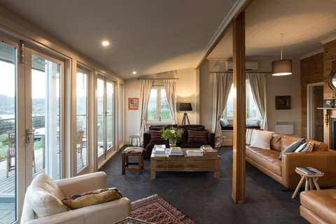 Frenchman's River - The Helmsman's House - Tourism Caloundra 5