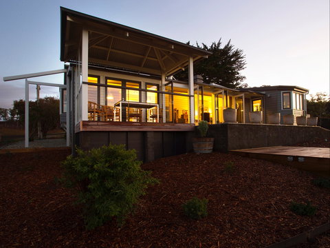 Frenchman's River - The Helmsman's House - Tourism Caloundra 6