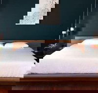 Heathcote Contemporary Art Boutique Accommodation - Tourism Caloundra