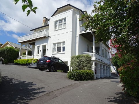 Highbury Apartments - Tourism Caloundra 1