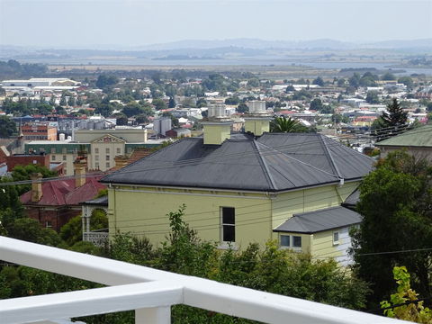 Highbury Apartments - Tourism Caloundra 3