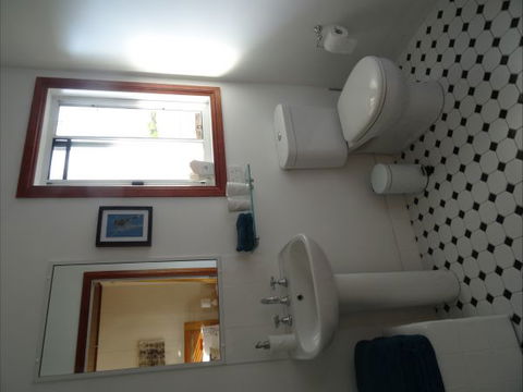 Le Piaf On Treasure Bed And Breakfast - Tourism Caloundra 3