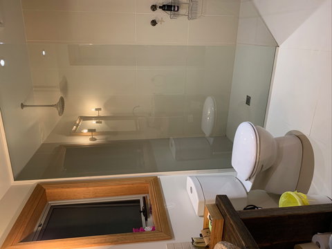 Mannaburne Cabin - Tourism Caloundra 2