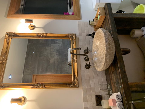 Mannaburne Cabin - Tourism Caloundra 4