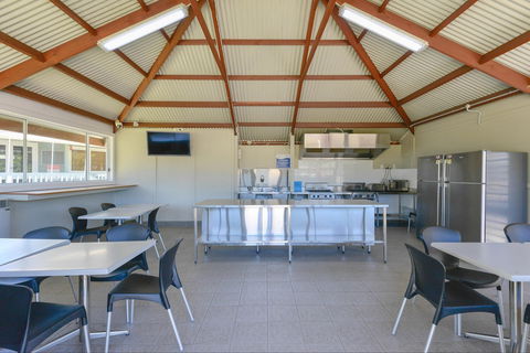 NRMA Sydney Lakeside Holiday Park - Tourism Caloundra 7