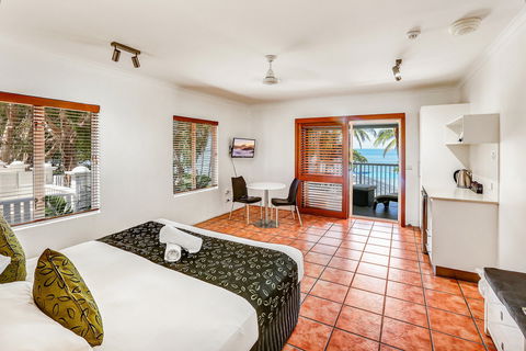 Paradise On The Beach Resort - Tourism Caloundra 1