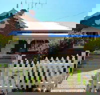 Robina Bathurst Self Contained Accommodation - Tourism Caloundra
