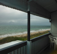 Rose's Beach House - Tourism Caloundra