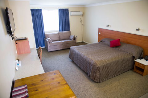 Scone Motor Inn And Apartments - Tourism Caloundra 1