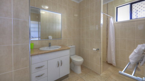 Sky View Units - Tourism Caloundra 1