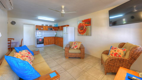 Sky View Units - Tourism Caloundra 2