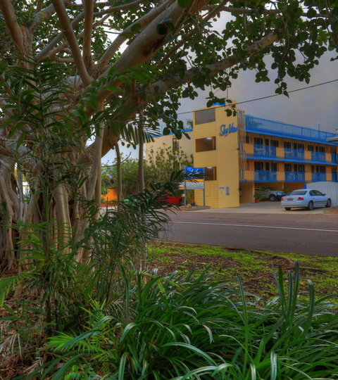 Sky View Units - Tourism Caloundra 6