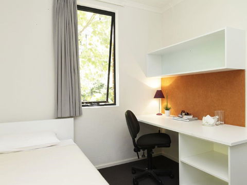 Sydney University Village - Tourism Caloundra 1