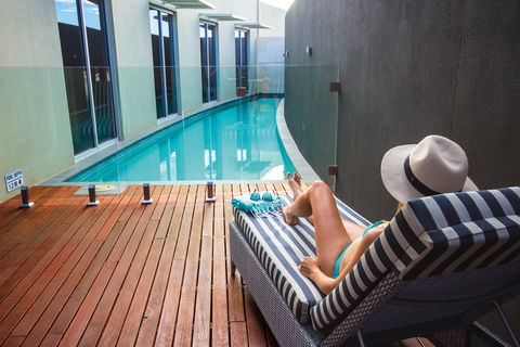The Frames - Luxury Riverland Accommodation - Tourism Caloundra 1