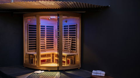 The Frames - Luxury Riverland Accommodation - Tourism Caloundra 8