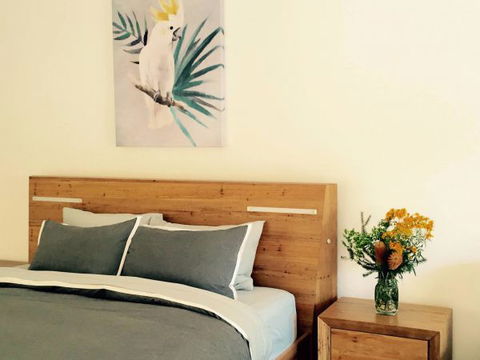Tilba Lake House - Tourism Caloundra 1