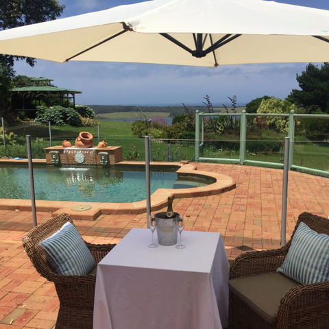 Tilba Lake House - Tourism Caloundra 2